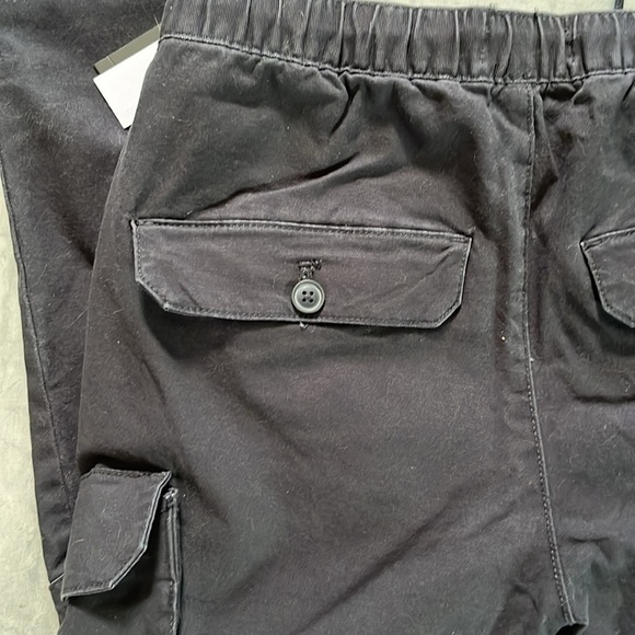 Airwalk  Cargo pants  cargo joggers  black Elastic waist& hem Plenty pockets NWT - Picture 10 of 12